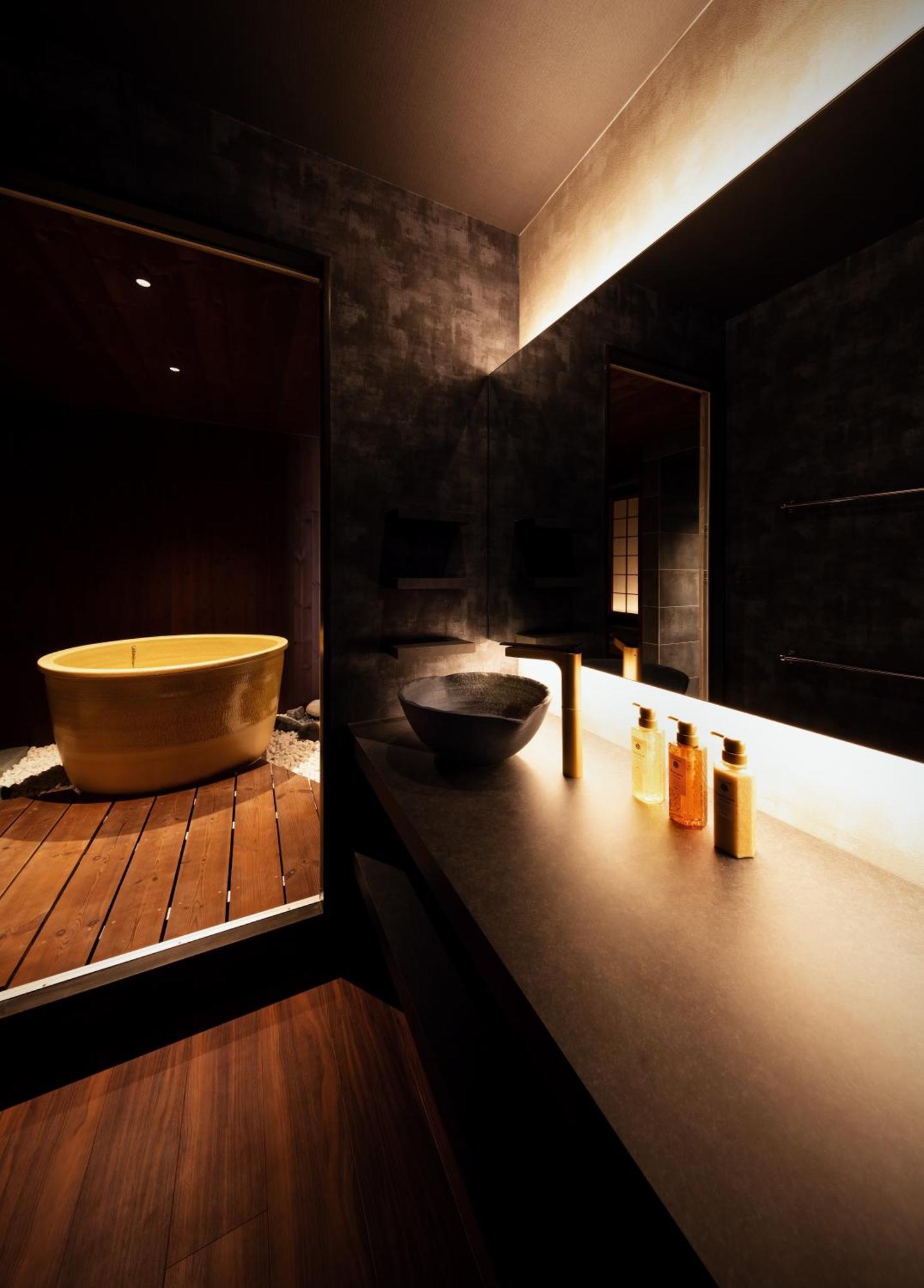 Villa 古今 天下茶屋 With A Private Parking Lot And A Half Open-Air Bath And Direct To Kix Ōsaka Exterior foto